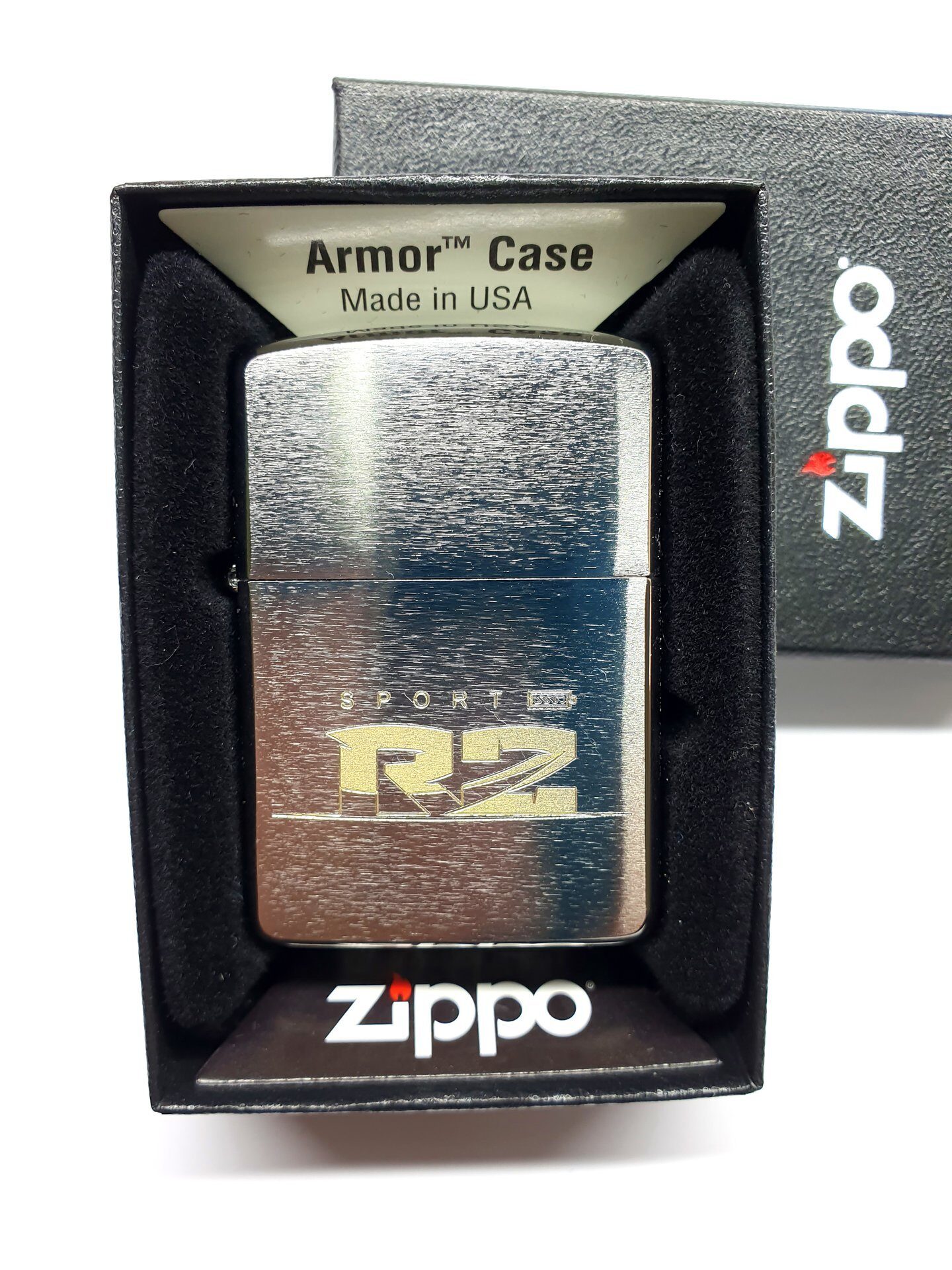 Механическая гравировка на зажигалках ZIPPO